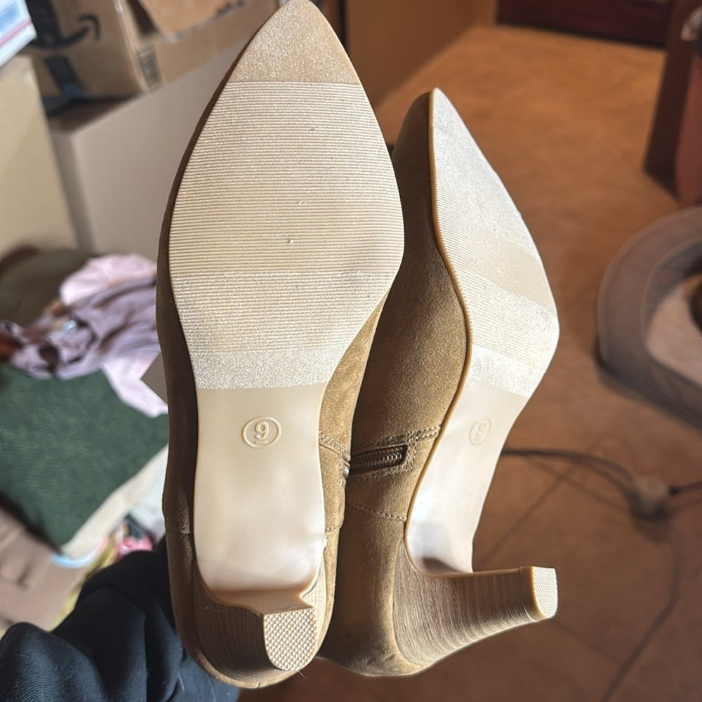 NWT Universal Thread Frances Brown Suede Ankle Boots Size 9.5 - Picture 9 of 12